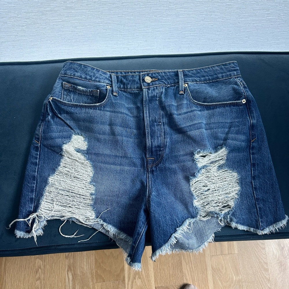 Good American distressed Jean shorts